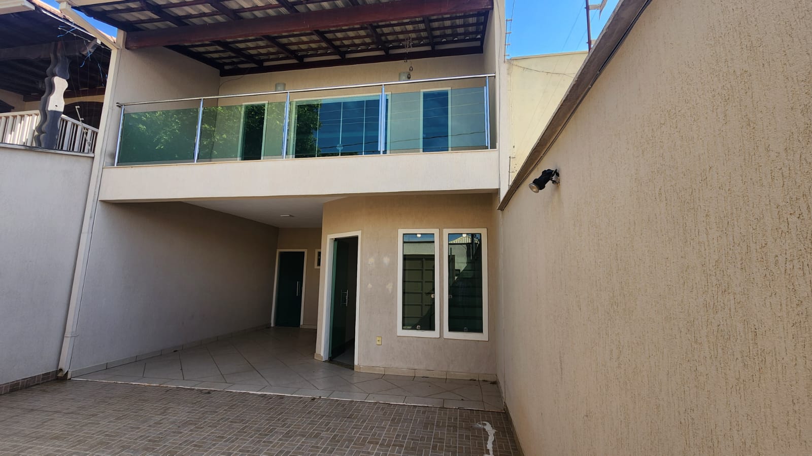 CASA 03 Quartos Jardim Brasília